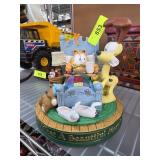 Garfield Musical Figurine From Jim Davis Collectio
