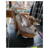 Gold Tone Platform Heels by Qupid