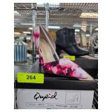 Qupid Womenï¿½s Floral Heels in Size 10