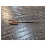 Gold Fill ï¿½Kï¿½ Lapel Pin with Unique Design