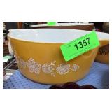 Pyrex Butterfly Gold Mixing Bowl