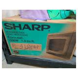 Sharp Carousel 1000W Microwave Oven