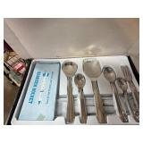 MHS Cutlery 34-Piece Silverplate Set