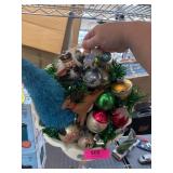 Vintage Xmas Ornament Arrangement in Bundt Pan