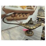 Decorative Metal Aladdin-Style Lamp