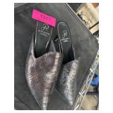 Adrianna Papell Metallic Pointed-Toe Mules