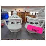 White Ceramic Sugar and Creamer Set With Grapes
