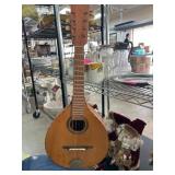 Vintage Wooden Bowlback Mandolin with 8 Strings