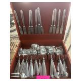 Cambridge Flatware Set in Mahogany Finish Case
