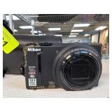 Nikon Coolpix 12.1MP Camera with Bag
