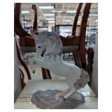 Princeton Gallery Loves Majesty Porcelain Unico