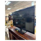 LG 47LE5400 LED TV With Stand and Label Details
