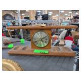 Wooden Desktop Clock With Pipe Rests