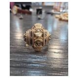 10k Gold Ring Weighing 5.7g