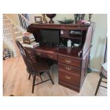 Wooden Roll-Top Desk with Pull-Out Drawers