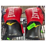 Everlast Elite Boxing Training Gloves