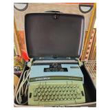 Smith-Corona Coronet Super 12 Typewriter With Case