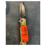 Mossy Oak Folding Knife with Serrated Edge