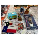 Scooby-Doo Figurines, Bobblehead, and Keychains Lo