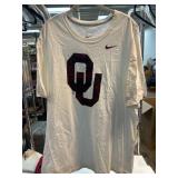 Nike XXL T-Shirt with OU Logo in Regular Fit