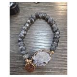 Kinsley Armelle Gray Beaded Bracelet with Agate