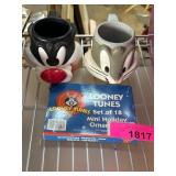 Looney Tunes Set of Mini Holiday Ornaments and Mug