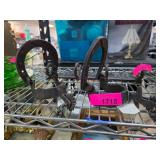Iron Towel Racks with Spur Design