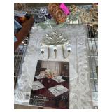4-Piece Lace Table Set and Decorative Wall Hooks