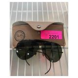 Ray-Ban Aviator Sunglasses with Case