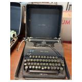 Smith-Corona Portable Manual Typewriter in Case
