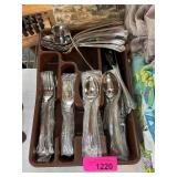 Flatware Set in Stainless Steel with Tray