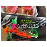 Star Wars-Themed Toy Blasters and Keyboard
