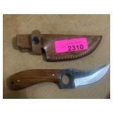 Curved Blade Knife with Leather Sheath
