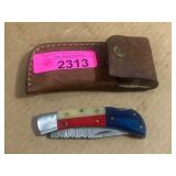 Folding Knife with Damascus Blade and Leather Shea
