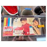 Vintage LEGO 205 Piece Building Toy Set