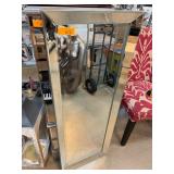 Rectangular Wall Mirror with Metallic Frame