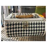 Houndstooth Sewing Box with Contents