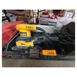 DeWalt D26441 1/4 Sheet Palm Sander