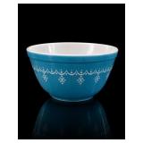 Pyrex Blue Snowflake Garland Mixing Bowl