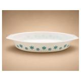 Pyrex 1.5qt Snowflake Garland Casserole Dish