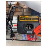 DeWalt DCB095 Battery Charger