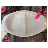 Pyrex 1.5 Qt Opal Divided Dish
