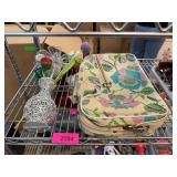 Sarnï¿½ Floral Train Case and Wire Flower Vase