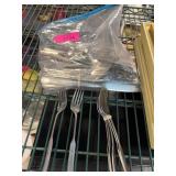 Oneida Deluxe Stainless Flatware Set