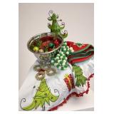 Christmas Dï¿½cor Lot With Table Linens