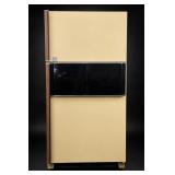 Frigidaire Frost-Proof Refrigerator-Freezer Works