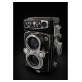 Yashica MAT-124 Yashinon Twin-Lens Reflex Camera
