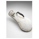 White Enamel Metal Bedpan With Handle