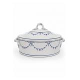 Villeroy & Boch Blue Garland Covered Dish