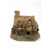 David Winter Hogs Head Beer House 1985 Model